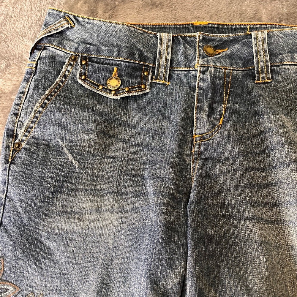 Mixit Embroidered Flare Jeans in Blue with Yellow Accents Size 6 - Picture 4 of 16